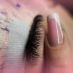 @7ux.lashes